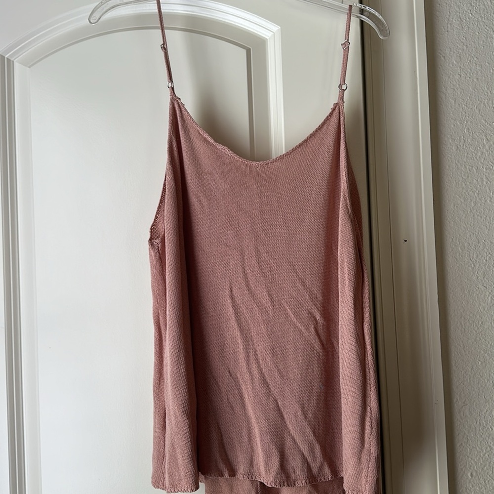 Francesca’s Pink Top - Picture 2 of 2